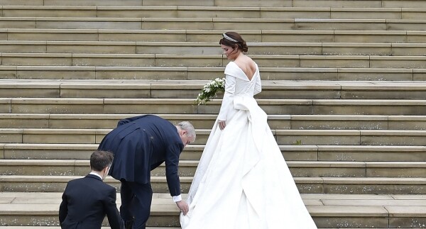 Escote vestido Eugenia de York