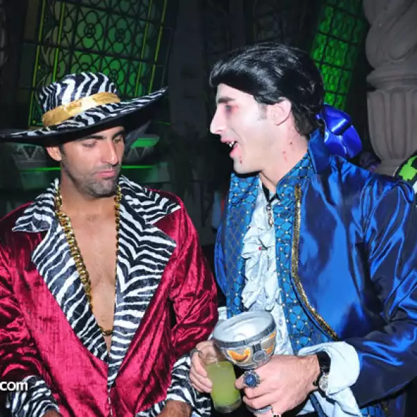 Christian Kaye,Toño de la Vega