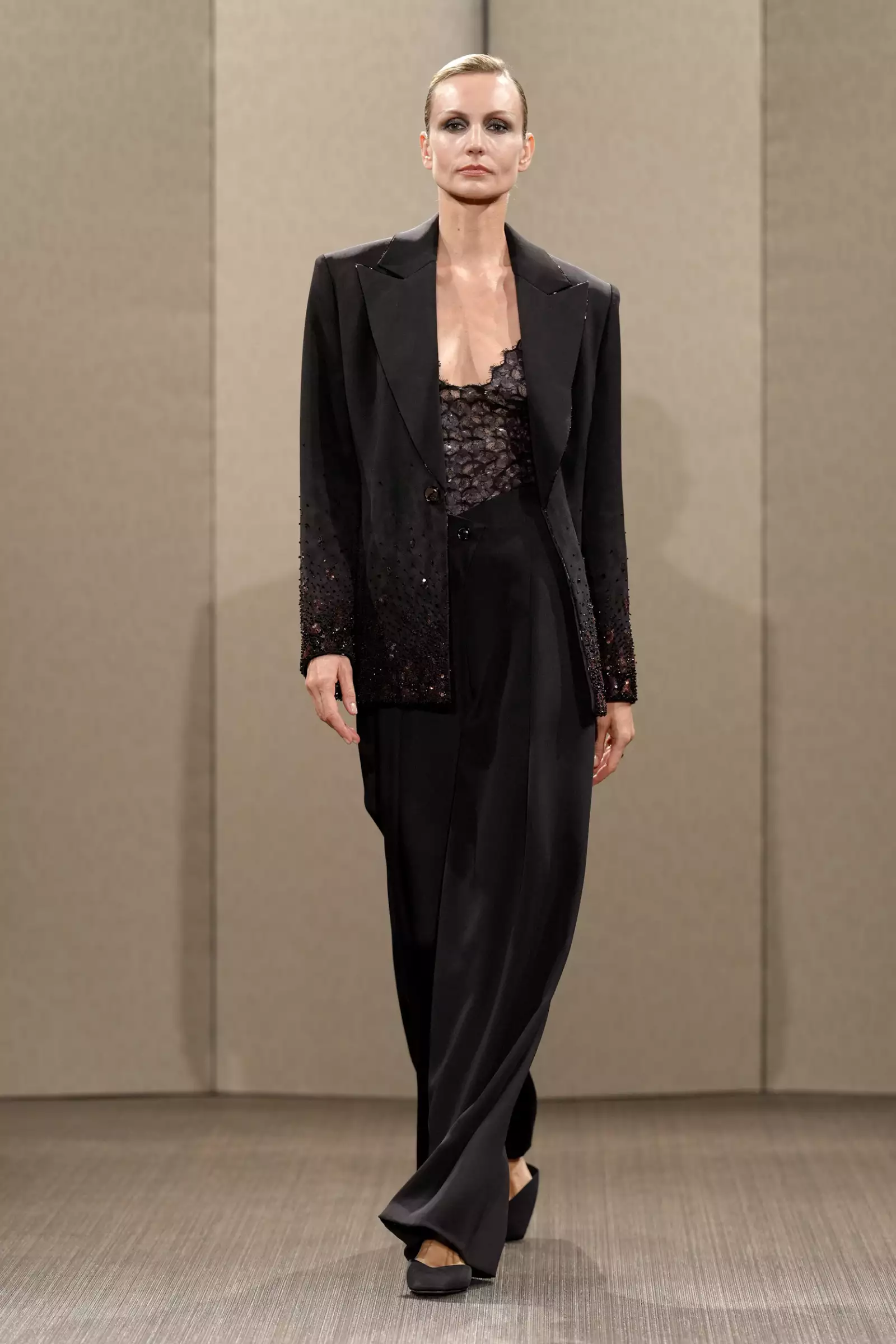 Armani Prive HC F26 010.jpg