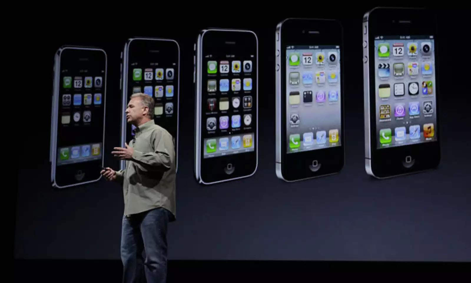 Apple presentó este miércoles su nueva versión del iPhone, donde además desplegaron una serie de innovaciones tecnológicas y de diseño en sus productos.