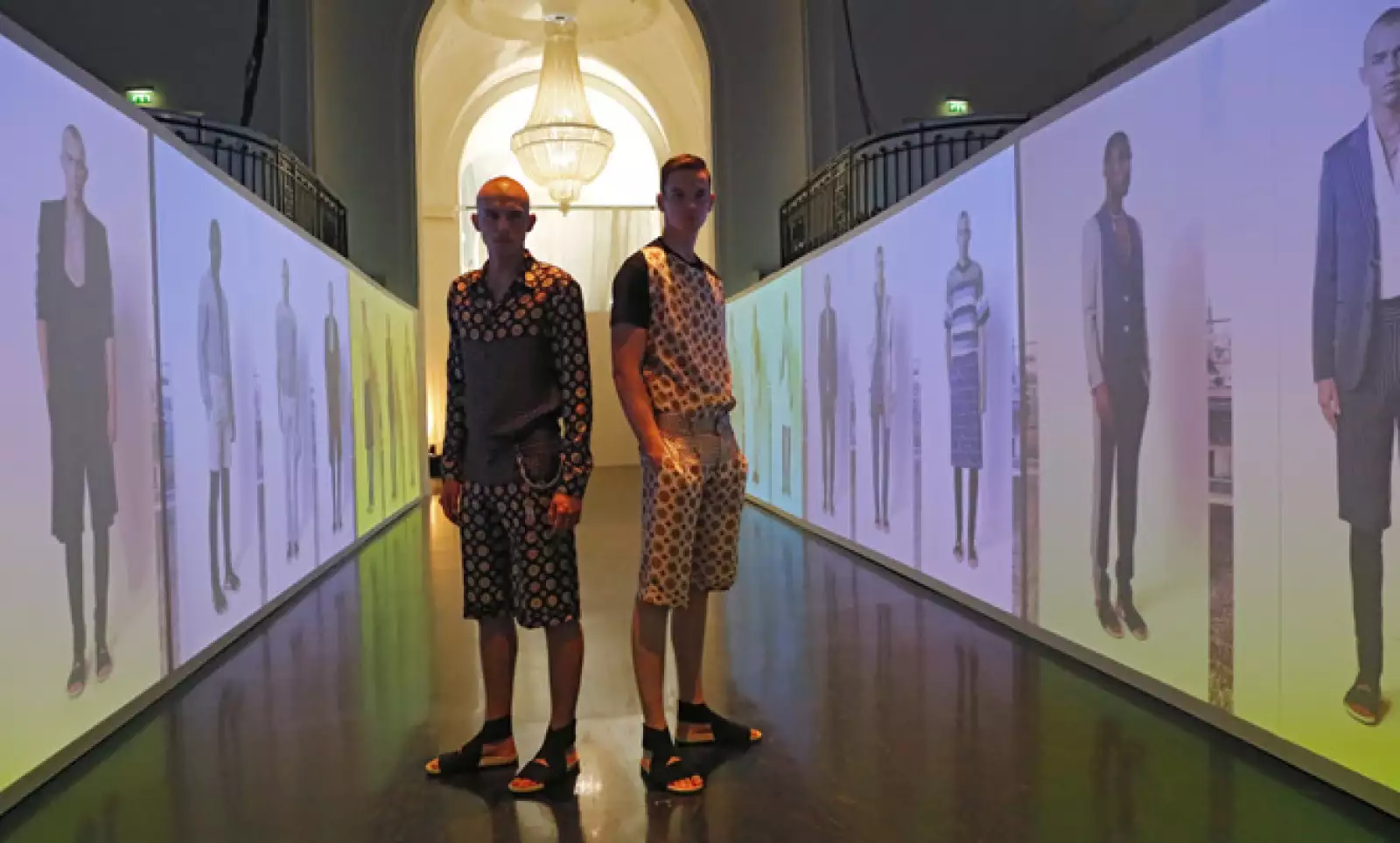 Modelos muestran las creaciones del diseñador francés Jean-Paul Gaultier.