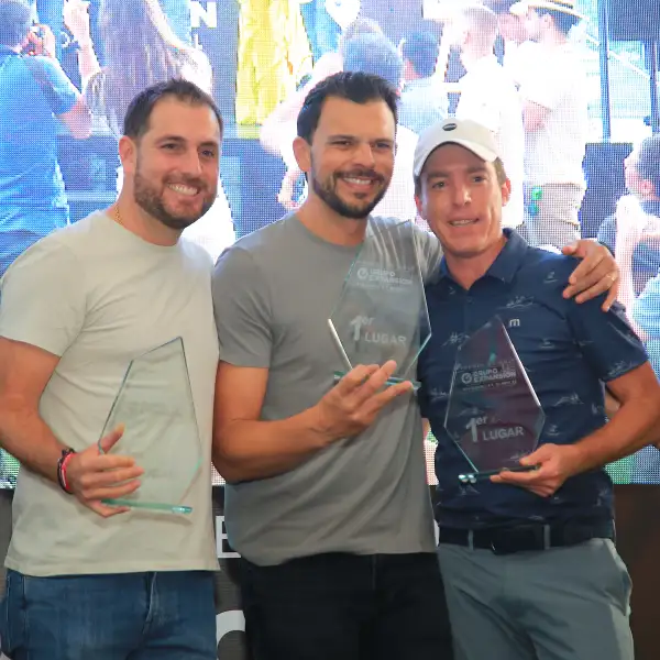 Rodrigo Peralta,  Juan Pablo Piña y Fernando Peralta