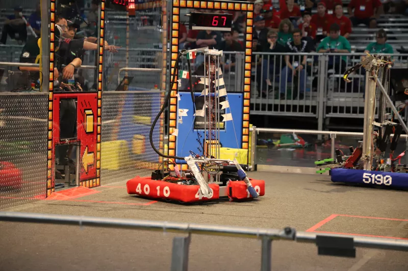 México brilla en el mundial de robótica FIRST