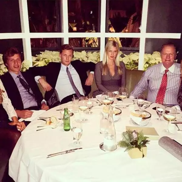 Paris Hilton junto a su familia.