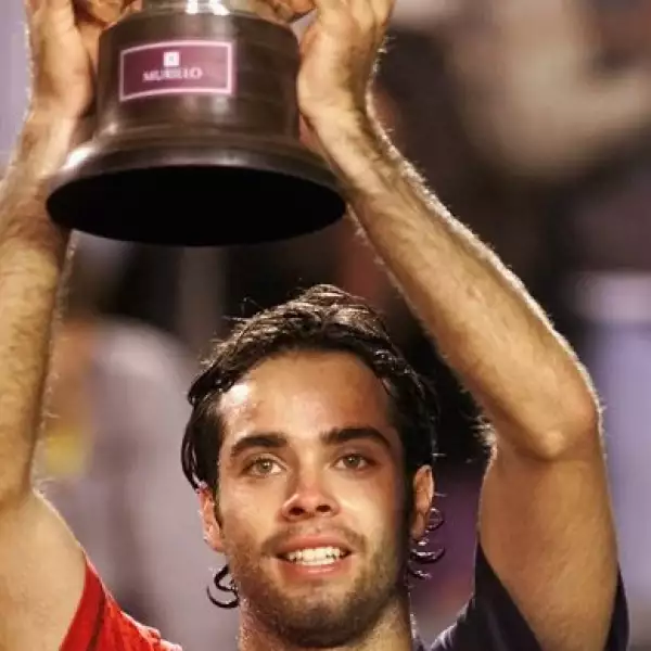 Tiene 29 años y es el único chileno que ha conseguido tres medallas olímpicas y ha ganado 11 títulos ATP.