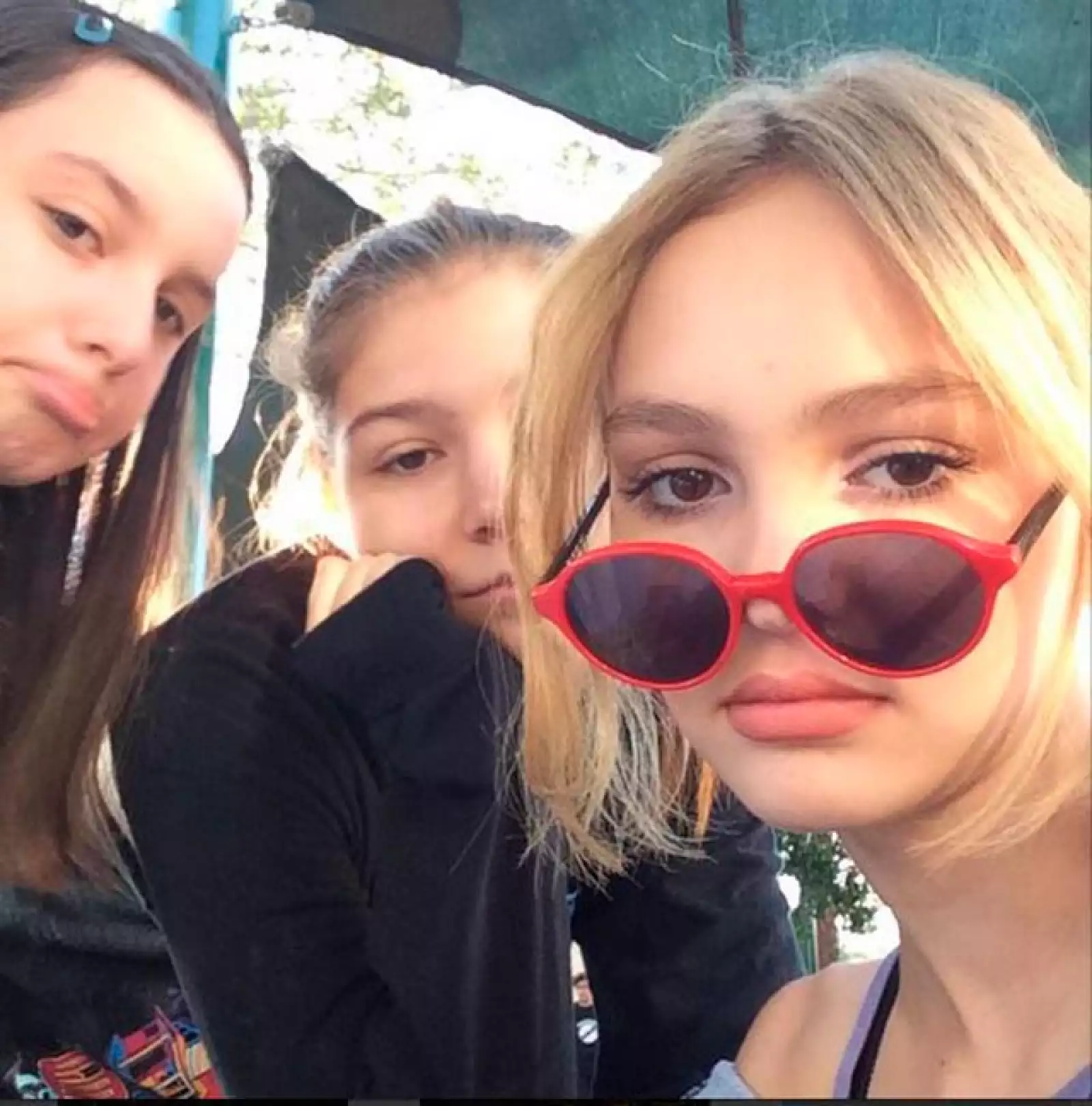 La modelo da cuenta de sus amistades y salidas en sus redes sociales.