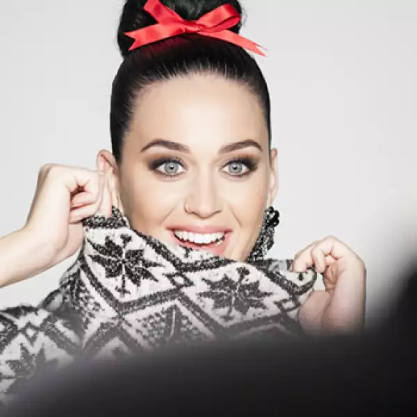 Katy Perry será la nueva cara de la campaña navideña de H&M.