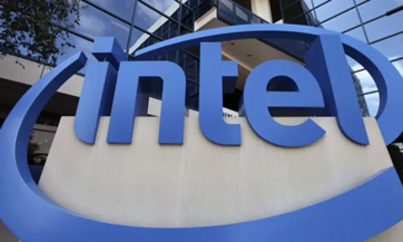 Las ventas de Intel crecieron 15% en el segmento centros de datos en el trimestre. (Foto: AP)