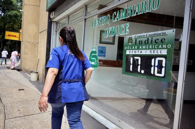 superpeso dejara ahorros por deuda 