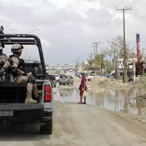 Odile San Jose Cabo militares