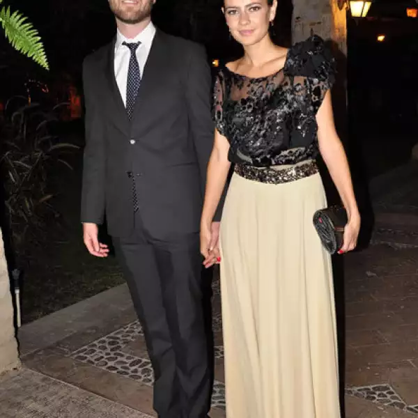 Otro clásico beige combinado con negro de encaje es el que portó Rocío Gascón.