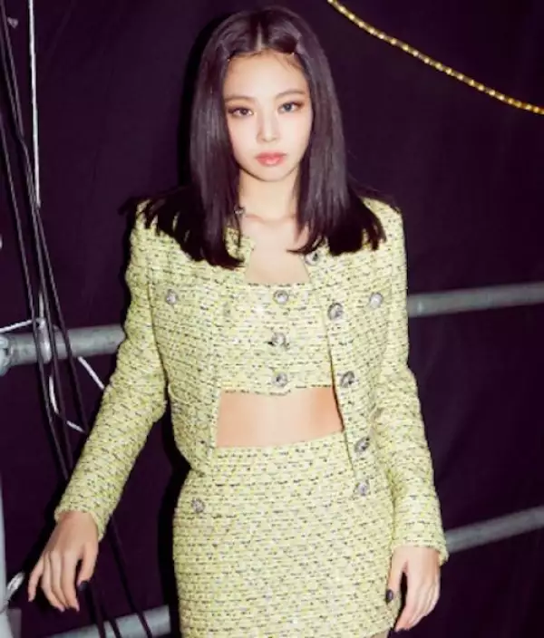 blackpink-jennie-chanel.jpg