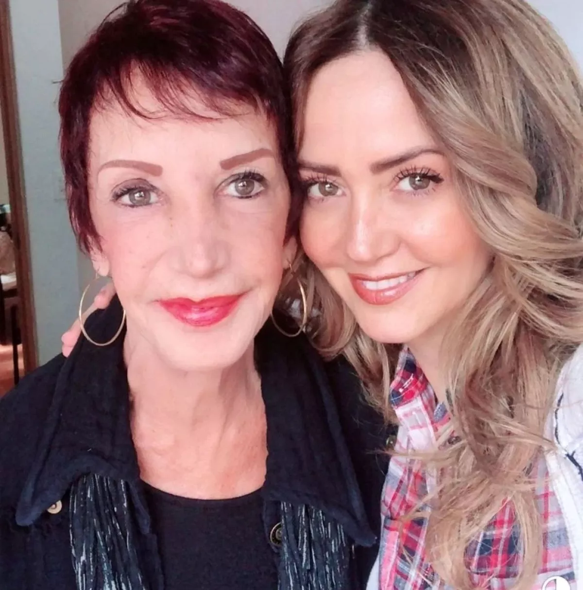 Andrea Legarreta y su mamá Isabel Martínez