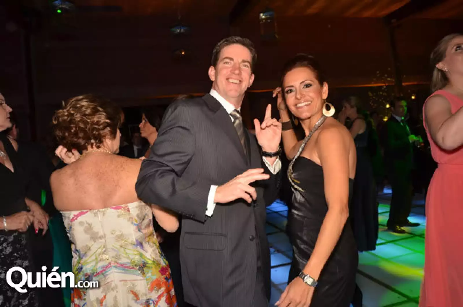 Erling Lo Insnes,Lele Bayless.