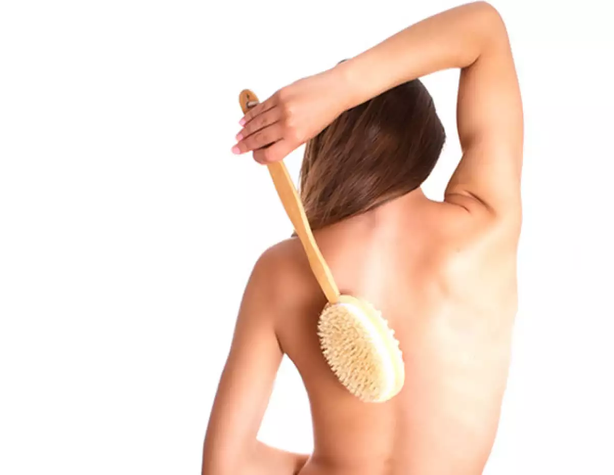 Conoce los beneficios del cepillado en seco.