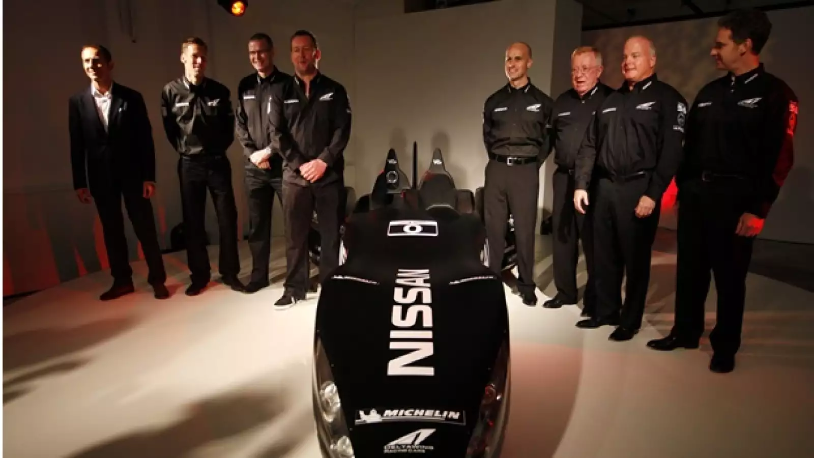 nissan presenta su nuevo auto de carreras delta wing