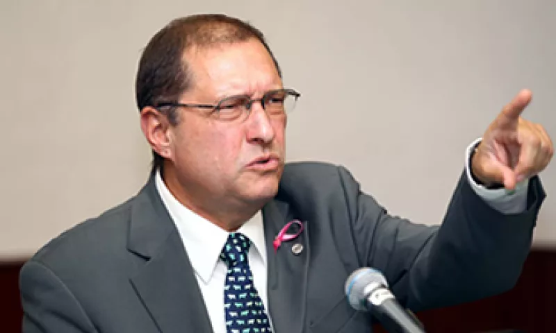 Pérez Motta aseguró que su voto sobre la fusión entre Televisa y Iusacell no se verá influenciado por estas presiones. (Foto: Notimex)