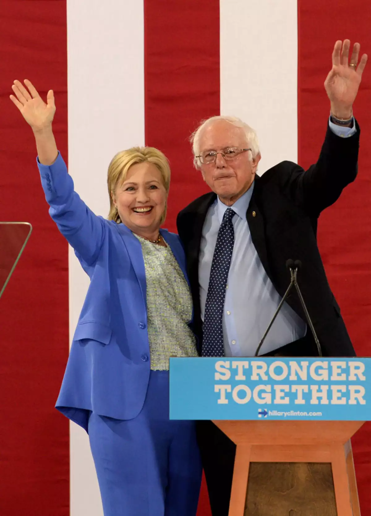 El senador dice que hará todo lo posible para que Hillary Clinton sea la presidenta de Estados Unidos.