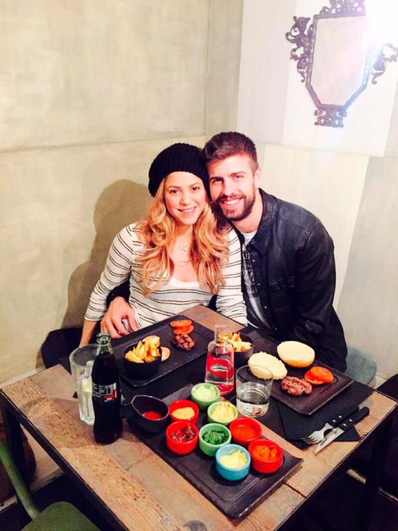 En la foto que compartió Piqué, la colombiana lucía todavía más delgada y recuperada.