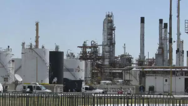 Refiner�a de Pemex en Salamanca
