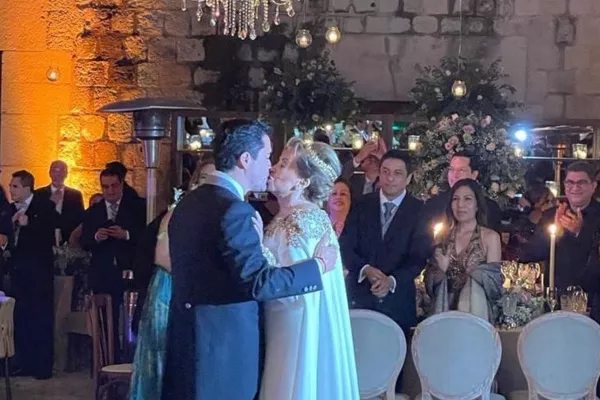 Boda Elba Esther y Luis Antonio Lagunas