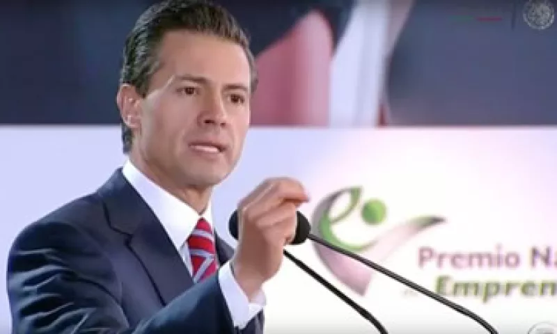 El mandatario dijo que los emprendedores son muestra de lo que se puede lograr en materia de desarrollo económico. (Foto: Twitter/@PresidenciaMX)