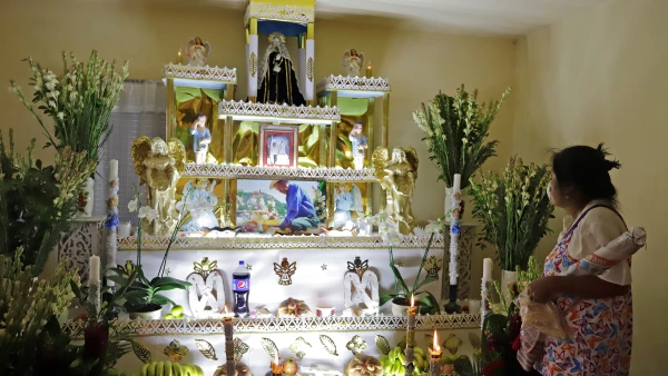 México celebra con ofrendas el día de muertos