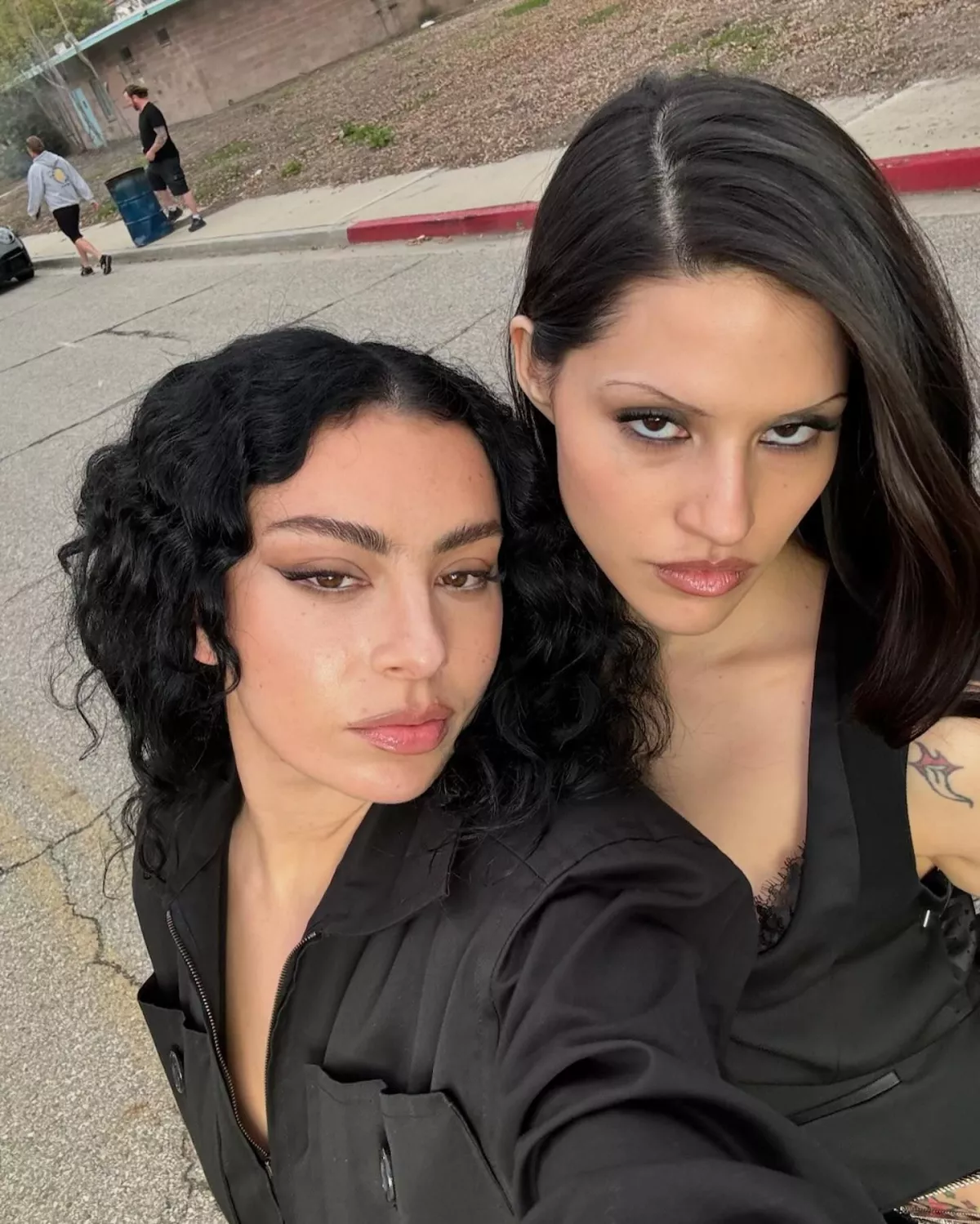 ¿Qué es 'brat girl summer' y cómo llevarla?