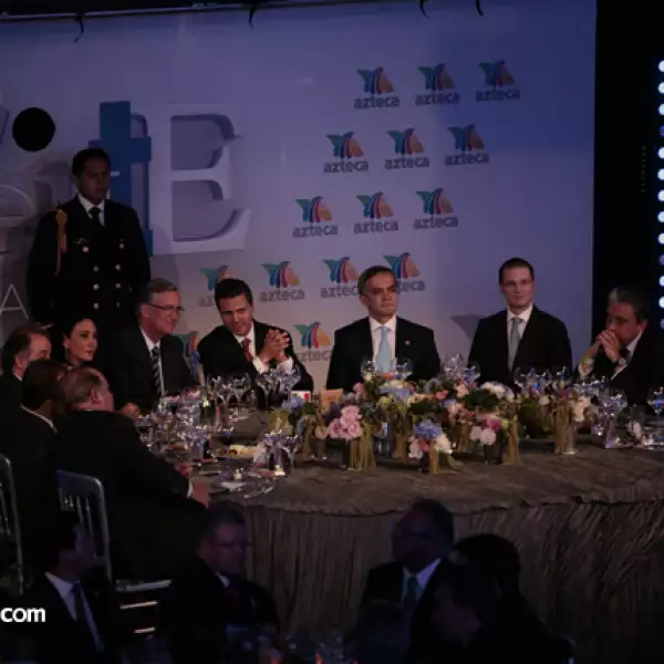 María Laura Medina de Salinas,Ricardo Salinas Pliego,Enrique Peña Nieto,Miguel Ángel Mancera,Mario San Román