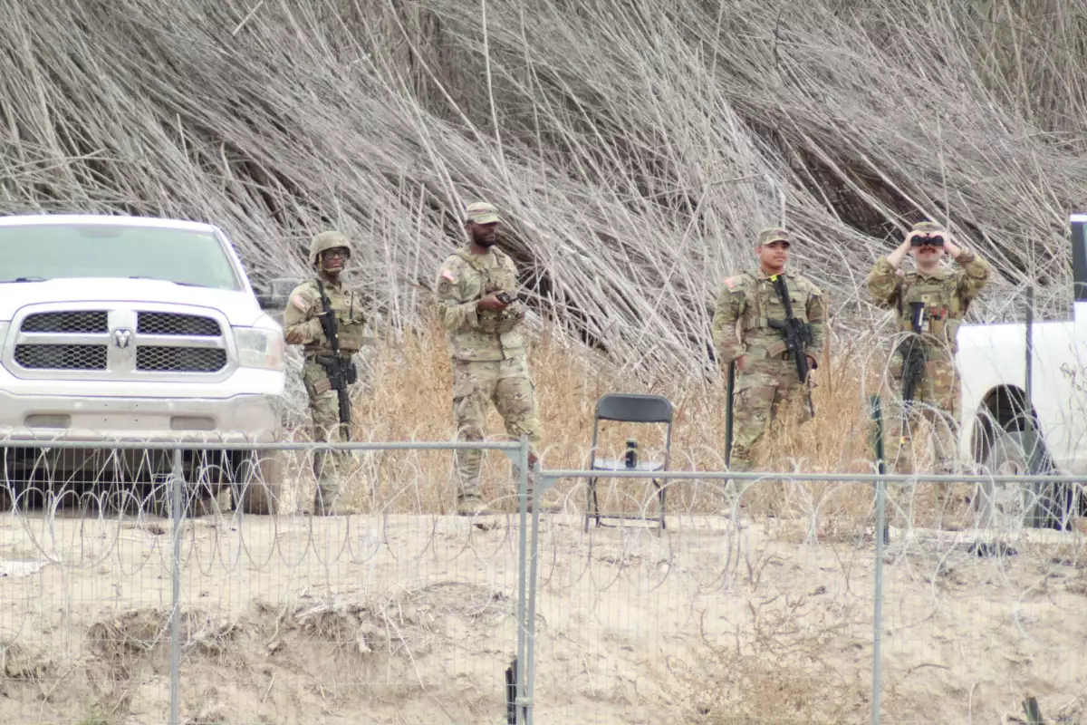 Militares USA Alambrada