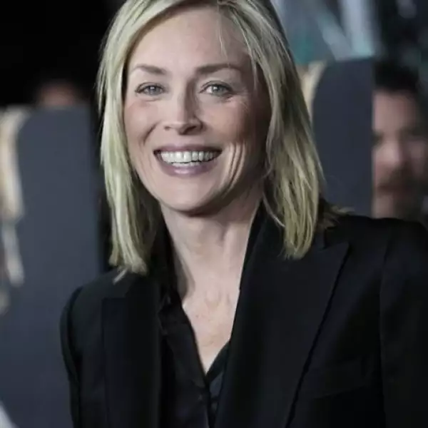 Sharon Stone no tiene miedo a envejecer y asegura que no se ha hecho cirugía ni lo hará en el futuro.