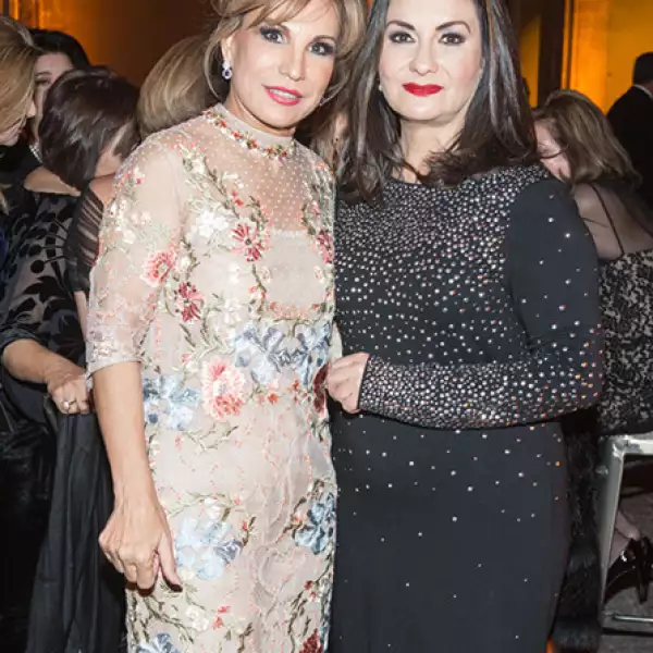 Maribel Longoria,Linda Flores