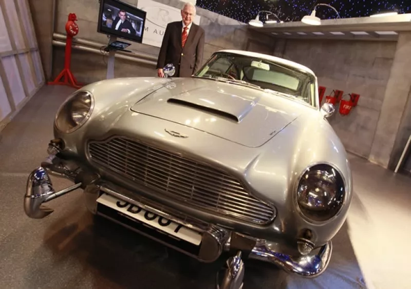 El auto fue usado en las películas del agente secreto 007 `Goldfinger´ y `Thunderball´.