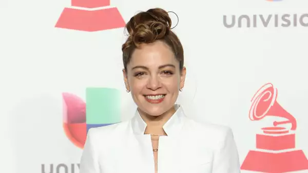 Natalia Lafourcade responde ante supuesta reacción a Maluma 