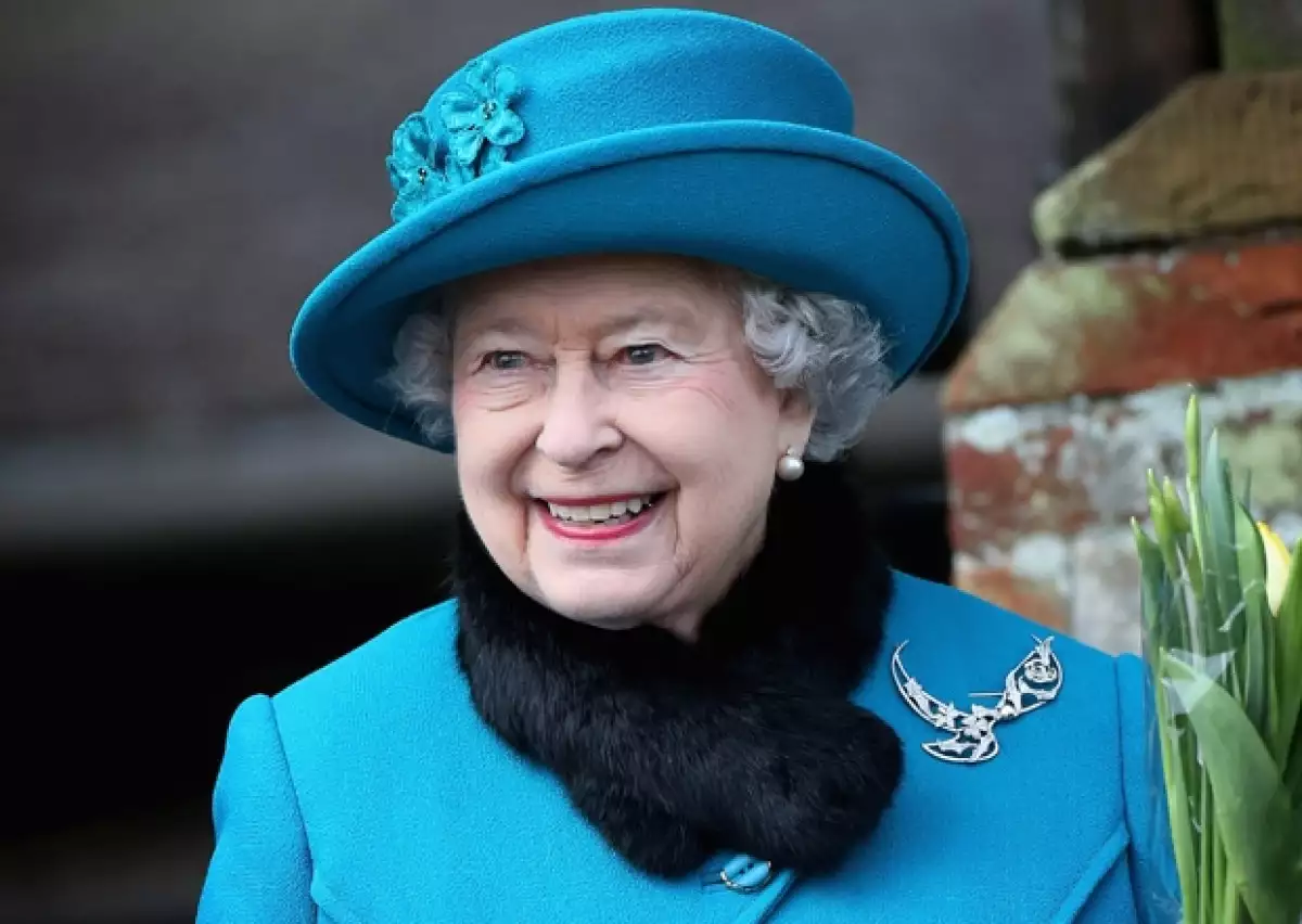 Los legisladores británicos exhortaron este martes a la casa real de la Reina y así contrarrestar el retraso de las obras de renovación de sus propiedades.