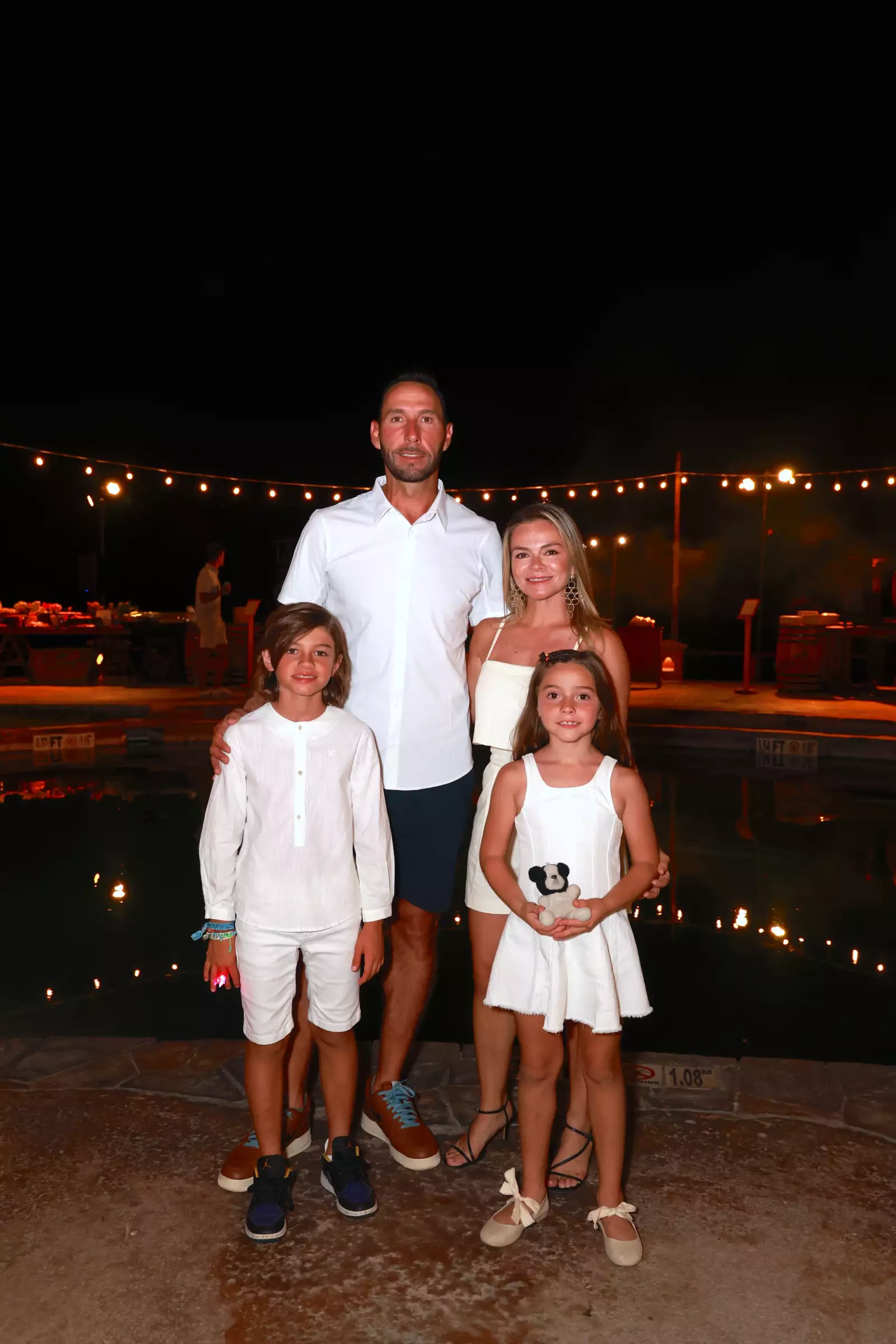 Santiago González , Camila y Matías Gonáalez con Lisette Beve