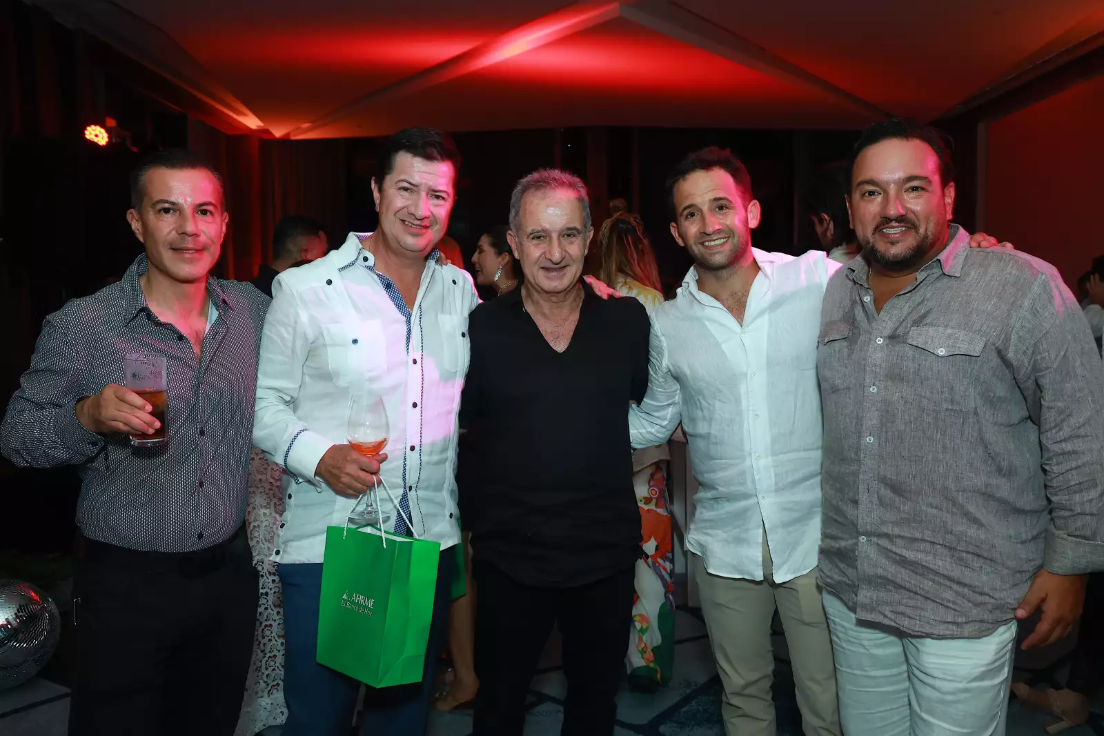  Enrique Hernández, Salomón y Alfonso Helfon con Eduardo Guerr