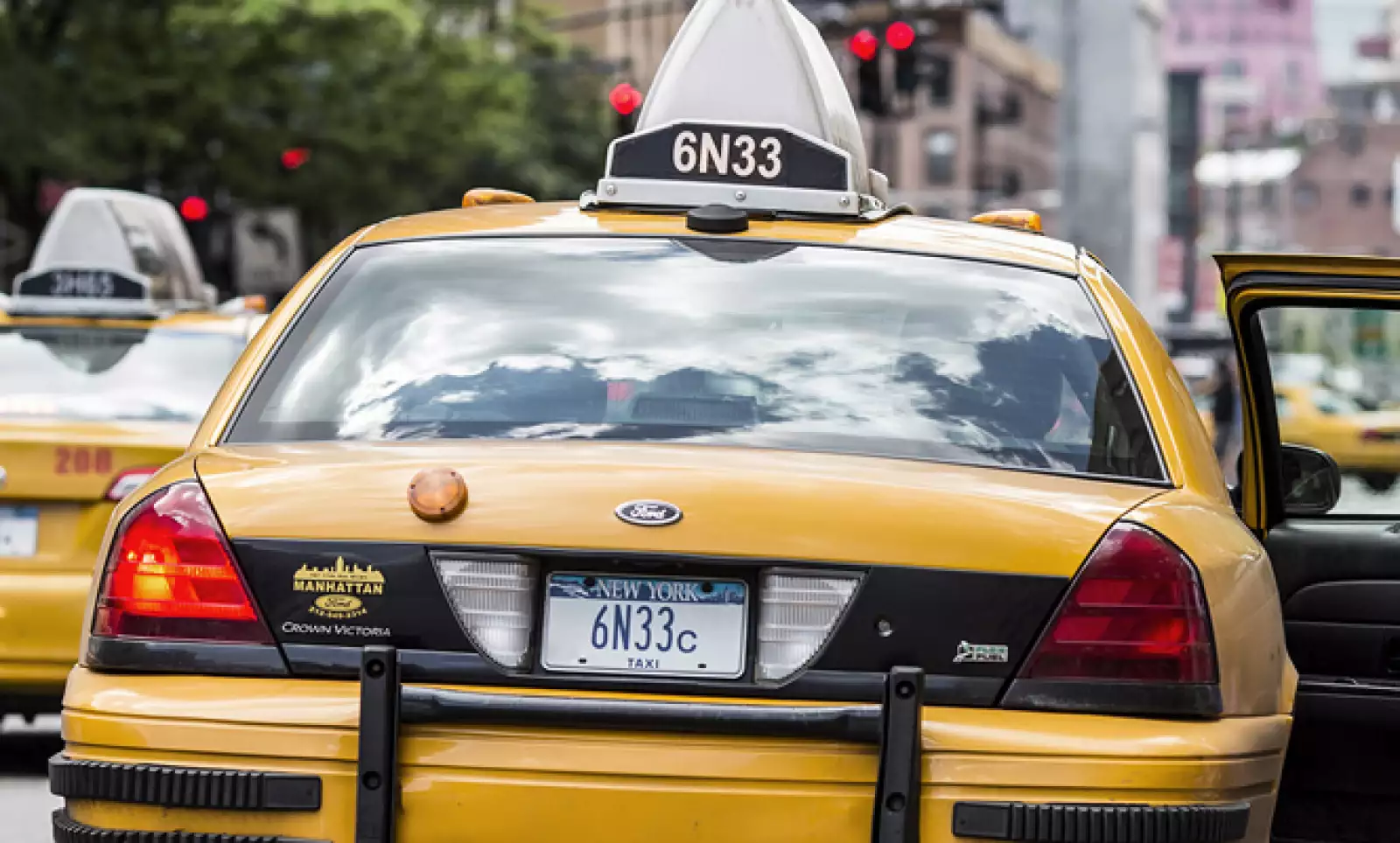 Las unidades en la ‘Gran Manzana’ conservan el tradicional amarillo que hemos visto en diversas películas estadunidenses.