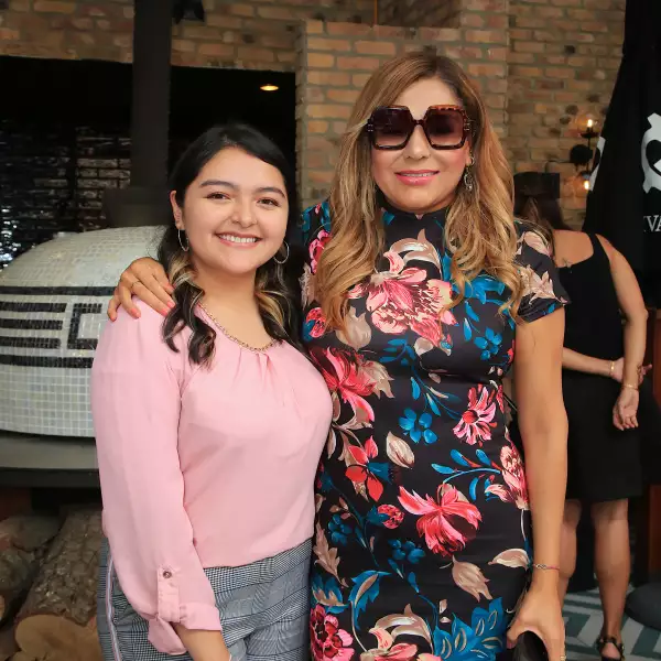 María Fernanda Manzo y Adriana Guzman 