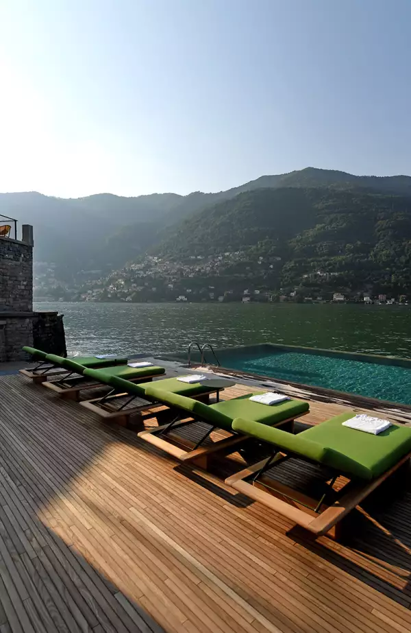 il sereno lago di como