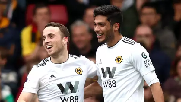 Diogo Jota y Raúl Jiménez
