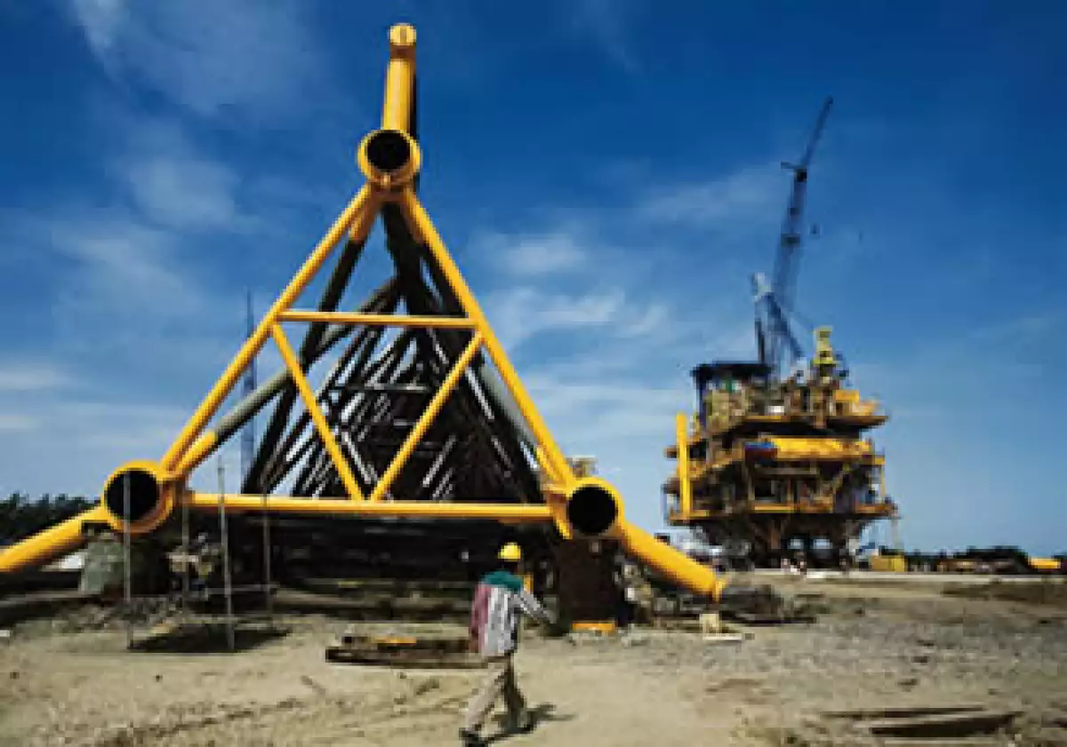 Además de construir plataformas marinas a través de Swecomex (en la foto), Slim opera ya plataformas terrestres a través de Bronco Drilling. (Foto: Adán Gutiérrez)