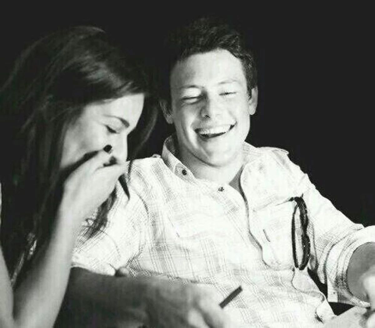 El día de hoy el protagonista de "Glee" cumpliría 32 años de edad si no hubiera muerto el 14 de julio del año pasado. La actriz, quien fuera su novia le dedicó un emotivo mensaje en Twitter.