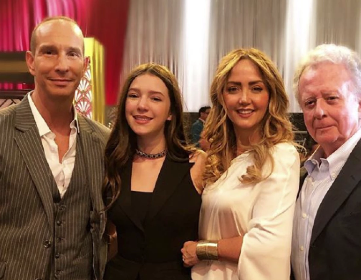Mía Rubín y su familia