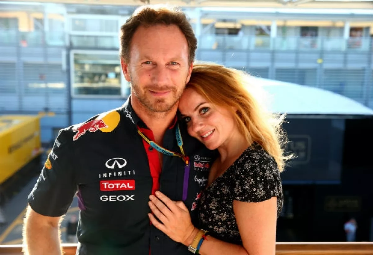 La cantante inglesa de 42 años y su novio Christian Horner han decidido dar un paso más en su relación y mediante un clasificado en un periódico inglés hacen oficial la noticia de su próxima boda.
