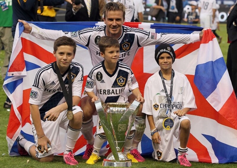 David Beckham siempre ha procurado acercar a sus hijos Brooklyn, Cruz y Romeo al mundo del soccer.