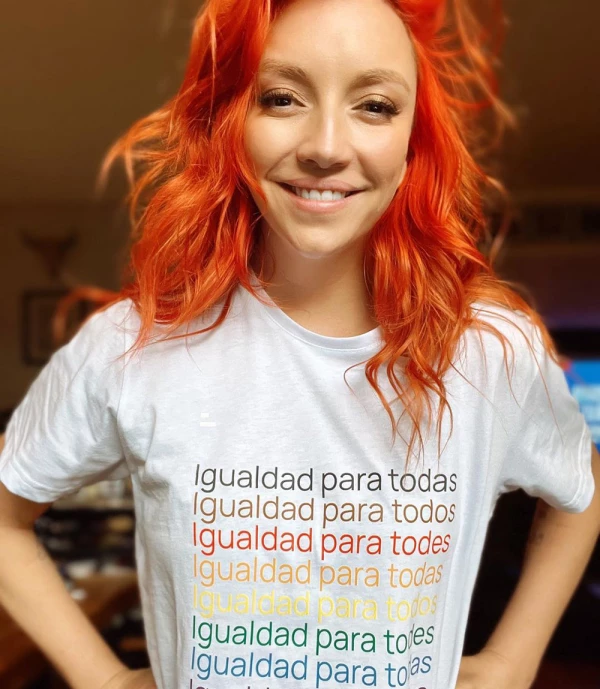 Regina Blandón conduce Remodelaciones con celebridades