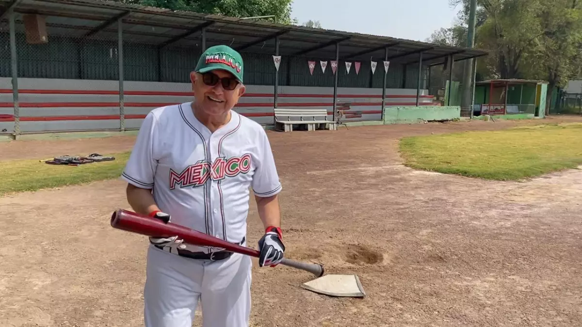 amlo_beisbol.jpeg
