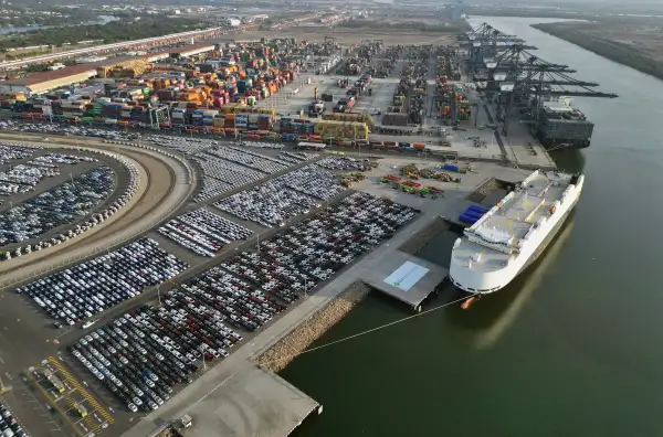 Puerto de Lázaro Cárdenas