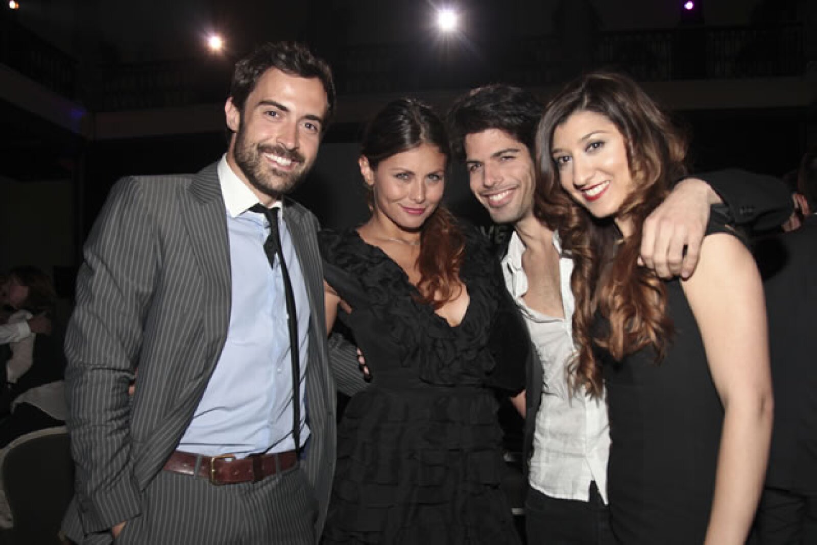 Guapos en el coctel por lanzamiento de `Hemlock Grove´